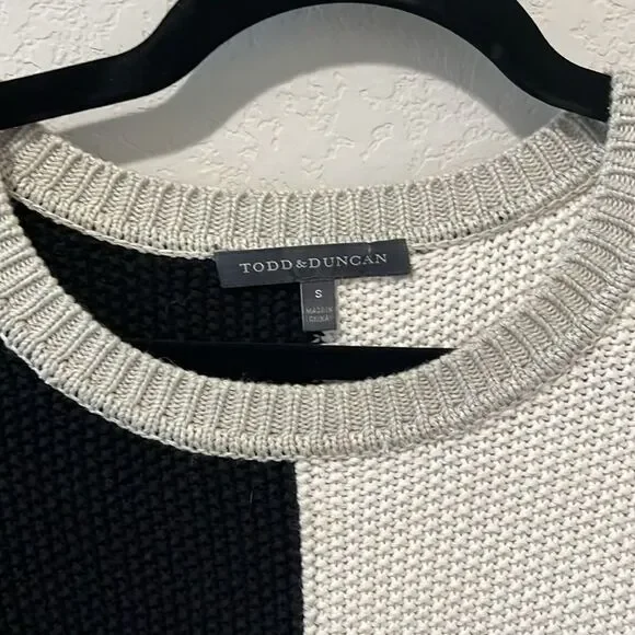 TODD & DUNCAN Black and White Color Block Cropped Long Sleeve Sweater, Size S - Picture 3 of 9